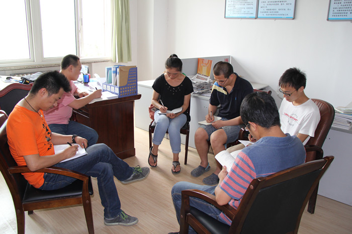 【教育实践活动】学院研究生支部召开意见征求座谈会