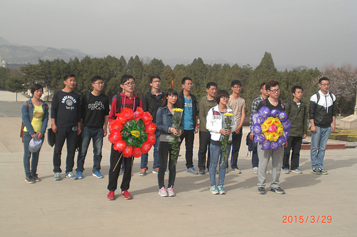 我院研究生党支部赴兰州市烈士陵园扫墓