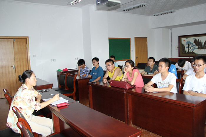 【教育实践活动】学院召开党的群众路线教育实践活动学生座谈会